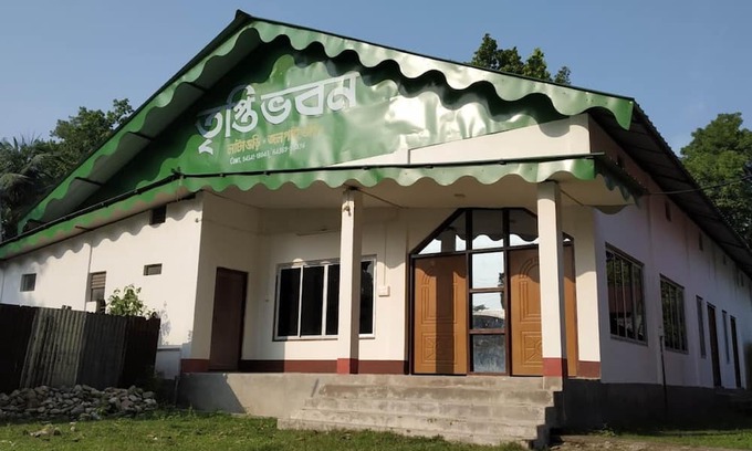Lataguri Hotel | Lake view resort West Bangal