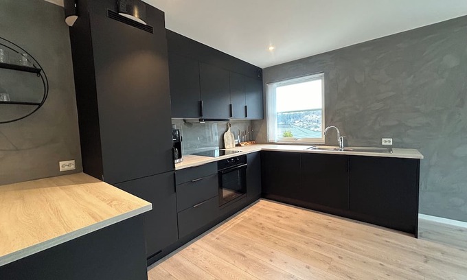 Kvinesdal Apartamento | Cool 2-bedroom apartment in Kvinesdal with WiFi