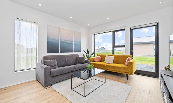 Arborg Apartamento | Private Selfoss Lodge - 2024