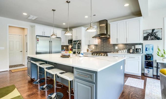 Centreville Casa | Beautiful secluded home close to Bull Run Battlefield, DC & more