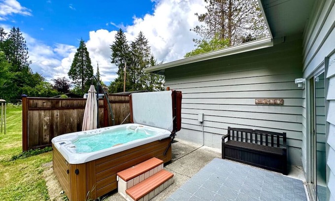 Fall City Casa | 7Bed | Fall City Modern Retreat | Pool | Hot Tub