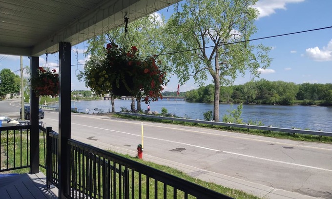 Downtown Gatineau Apartamento | Waterfront apartment 10min to Ottawa