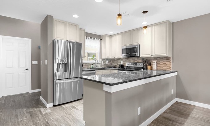 Clermont Casa | Lakefront, Patio 3 bedroom
