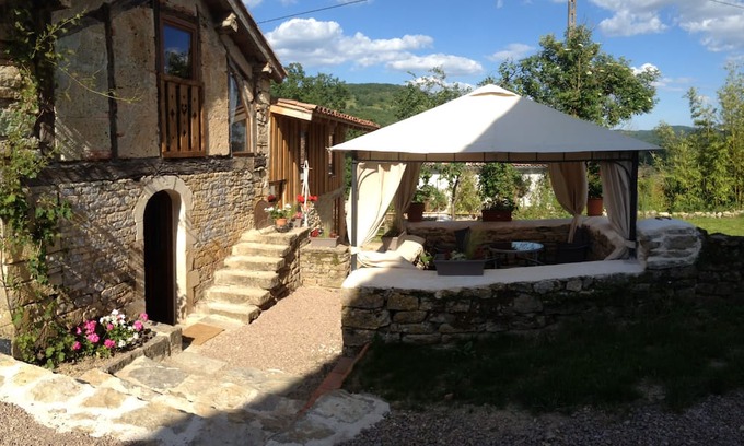 Varen Casa | Location DE Vacances Gite Dans UN Ancien Four A Pain DU Xviiième Siècle
