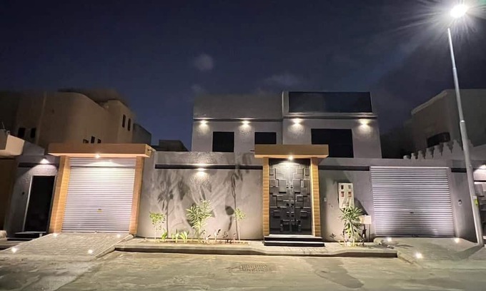 Buraydah Alquiler De Eote | 4-bedroom Yacht in delightful Buraydah with WiFi, AC