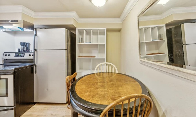 Bryn Mawr-Skyway Casa | NEW LISTING! Peaceful Retreat Near Parks & Lake by RedAwning