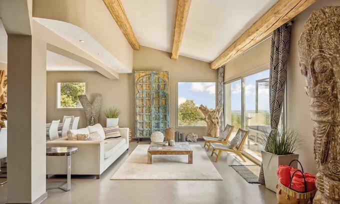 Saint-Vallier-de-Thiey Villa | Homerez - Villa in Cabris with Pool