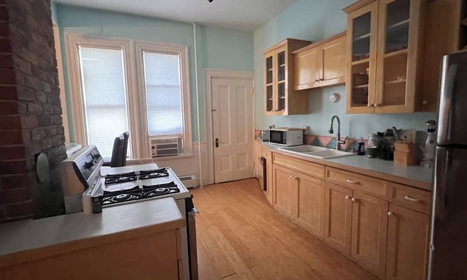 West End Apartamento | Perfectly Located Portland Apartment!