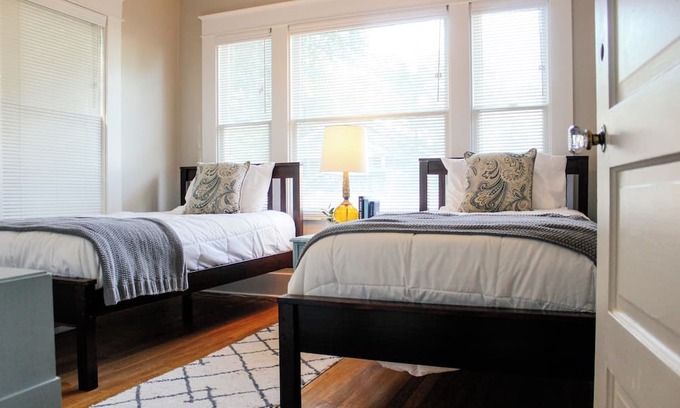 Van Buren Casa | The Honey House - Walk to Downtown and Train