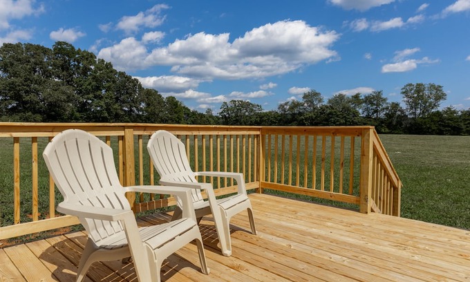 Faber Casa | Charming 3-bedroom Mountain View Retreat in Faber