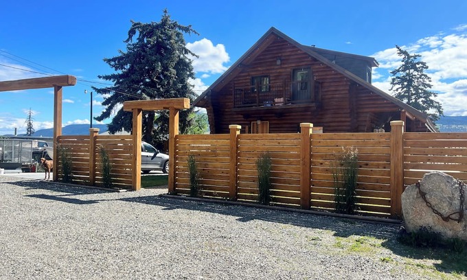 Winfield Casa | Cozy Guest Suite in Lake Country BC - Beautiful view, Convenient location.