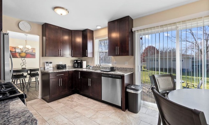 Matteson Casa | Matteson Rental
