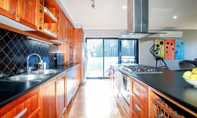 Warrnambool Casa | Welcome to 'The Wetlands' Warrnambool