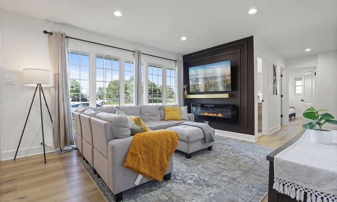 Morton Grove Casa | Suburban 4bed2bath Oasis- freshly updated