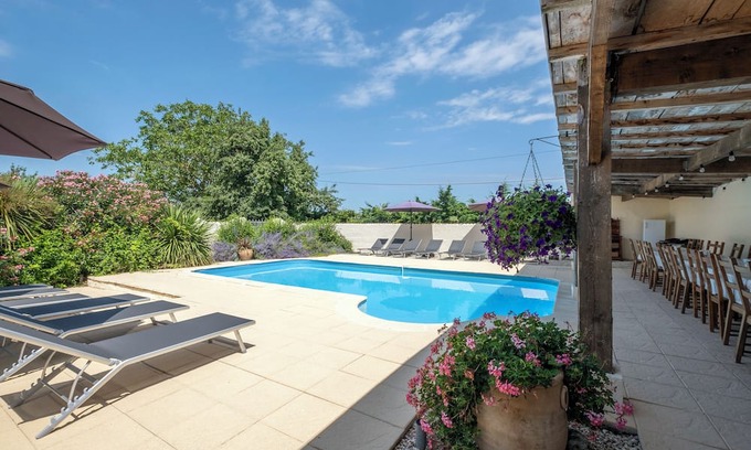 Sud Charente Casa | Holiday Home 'Domaine Chez Les Rois' with Private Pool, Private Terrace and Wi-Fi