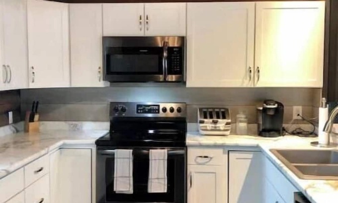 Millfield Cabina | Cabin on 80 acres between Nelsonville and Athens.