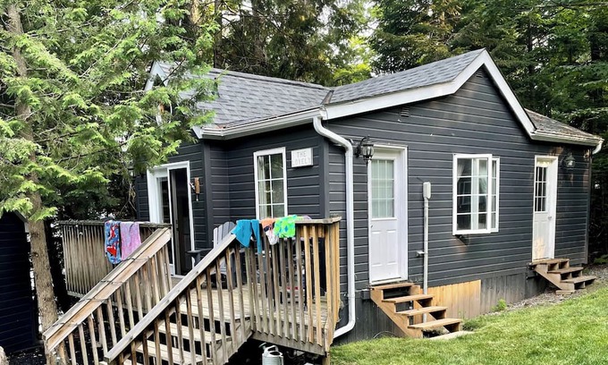 Haliburton Casa | Lakefront 2 cottage property with large private dock. Recently renovated.