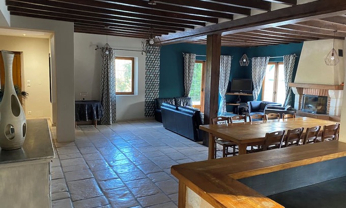 Mont-Saint-Jean Casa | Spacious house with pool and spa