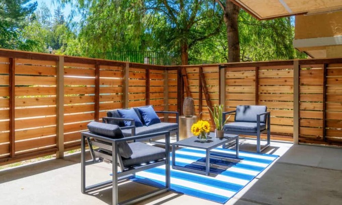 University Heights Condominio | Sharon Green: Spacious 2BR Condo