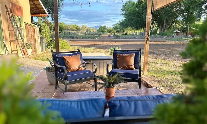Medanales Casa | A perfectly peaceful stay on a working horse ranch in Abiquiu Valley