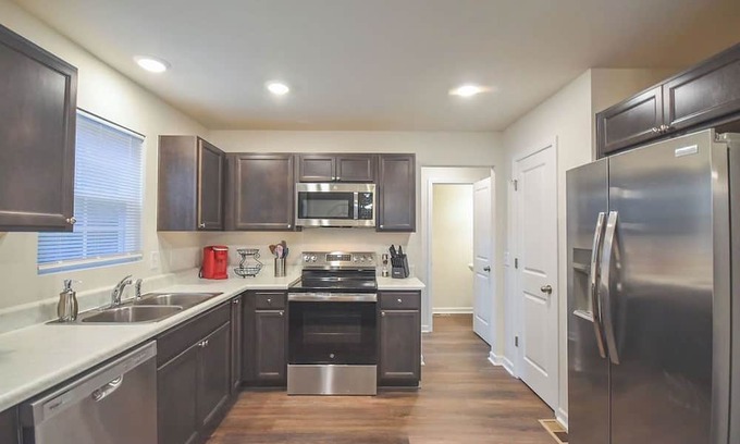 Olivia Casa | NEW BUILD Carolina Lakes 4 bdr