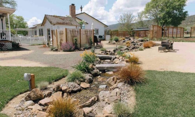 Medford Casa | This boutique hotel is a 1 bedroom(s), 1 bathrooms, located in Central Point, OR.