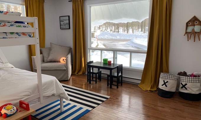 Lac-Brome Casa | House in the townships, halfway between Sutton/Lake Brome and Bromont!