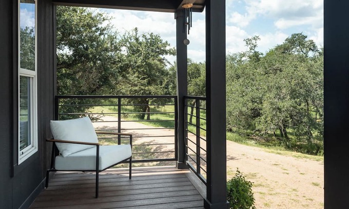 Dripping Springs Cabina | Upstay - Cabin in Dreamland - Close to Austin