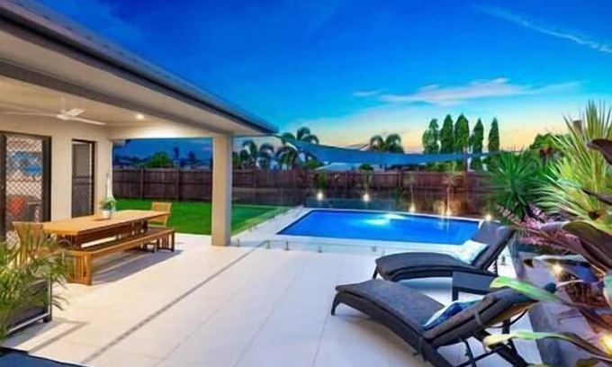 Smithfield Casa | Four BR Smithfield Serenity, Pool, Pool Table & Pets