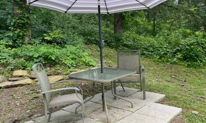 Lenhartsville Casa | Appalachian Trail Through Hikers Night Off the Trail
