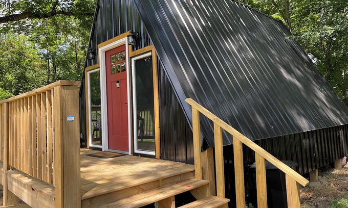 Marshall Cabina | Buffalo River A Frame Cabin - Canoe included