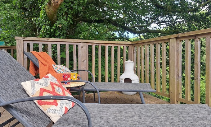 Christchurch Cabina | Gorgeous & Secluded Treehouse on Private Wildlife Reserve with Hot Tub Exmoor 7m
