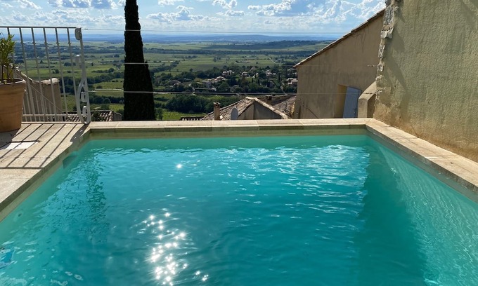 Seguret Casa | Maison D'hôtes en Provence Dans un Village Pittoresque