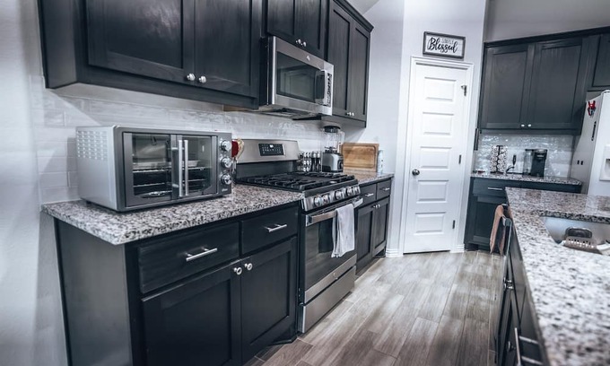 Kyle Casa | The Lone Star | 3BD 2BA | Pool | Playground | Pickleball