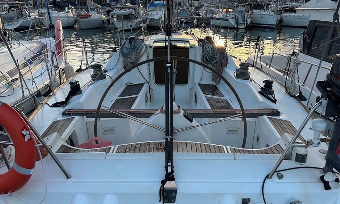 Alicante Alquiler De Eote | sailboat in the port of Alicante 5 minutes from the city center