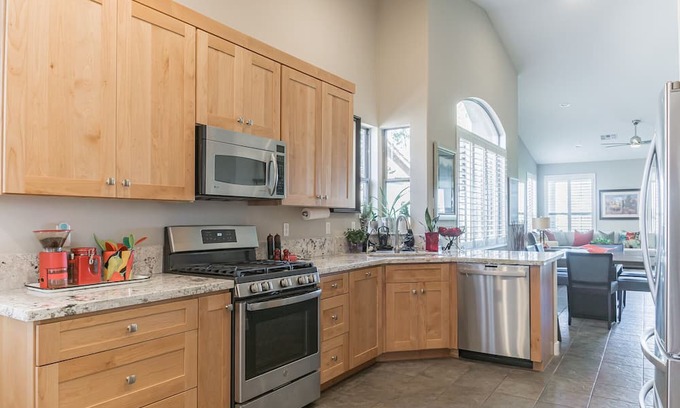 Oakwood Casa | Beautifully furnished golf course villa in 55+ age req. gated Country Club.