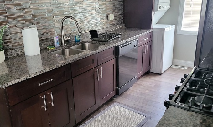 Park Forest Casa | Quite 3 bdrm 1bath Twn Hm South Suburbs of Chicago. No parties. ID Check