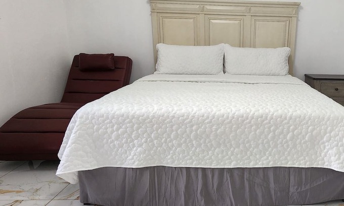 Aguadilla Casa | Safe Family Environment, beautiful beaches 15- 20 miles away
