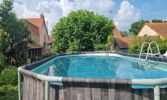 Doyet Alquiler De RV | Enjoyable campground with WiFi in Doyet. Option of tent or cabin, large grounds