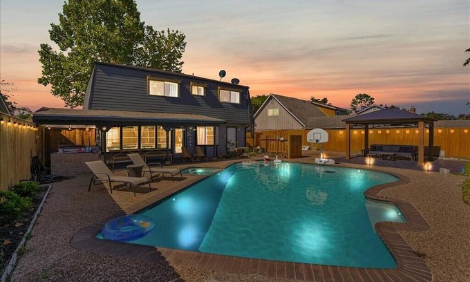 Meadows Place Casa | White Maples Poolside Paradise with Heated Pool!