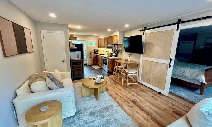 Windham Casa | One Bedroom in Windham, NH