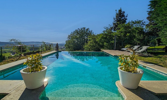 Quintans Apartamento | Villa Regina: Luxurius Seaside Escape