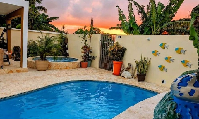 Vilomar Apartamento | Charming hotel suite in delightful Luquillo with AC, WiFi