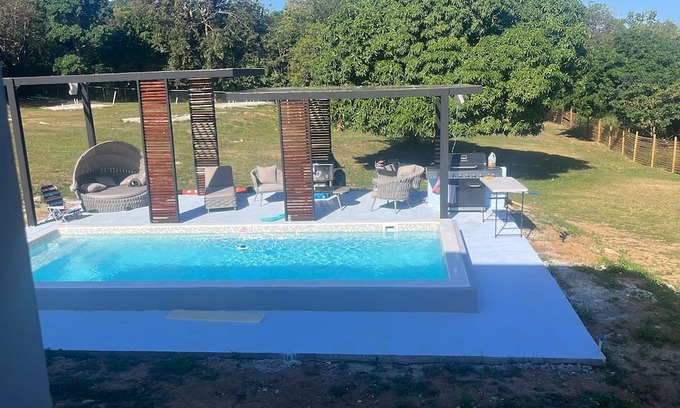 Florida Casa | Cozy 2-bedroom house in peaceful Vieques with AC, WiFi, pool and more