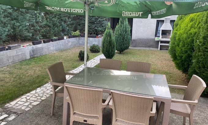 Negotino Casa | Cozy 2-bedroom apartment with WiFi, AC in enjoyable Negotino