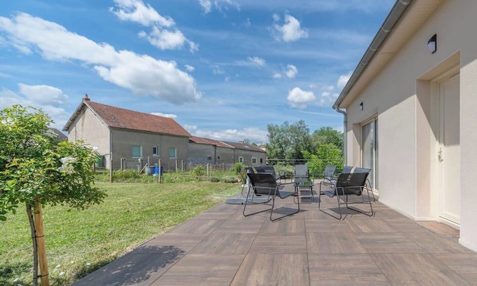 Brout-Vernet Casa | Large designer country house - free parking