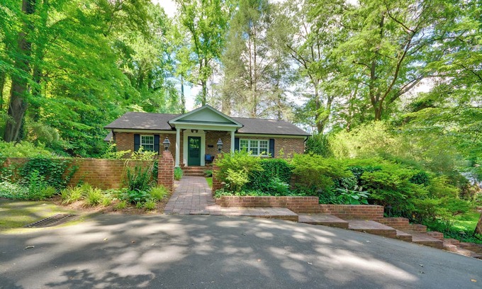 Winston - Salem Cabaña | Cozy, Peaceful Cottage - Near Wake Forest!
