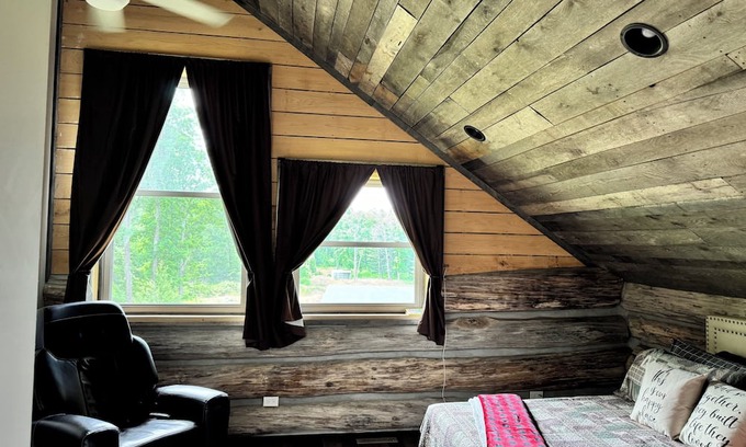 Harrison Casa | New Listing Discount Secluded Log Cabin with ATV Trail Access - Simply Stunning!