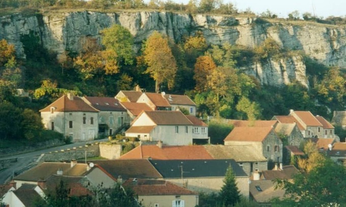 Baubigny Otro | Tastefully renovated Farmhouse in Burgundy village; 4 bedrooms, secure garden.