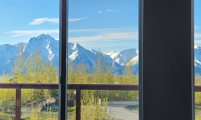 Palmer Casa | Eagles Nest -Amazing Views! with WiFi